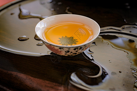 茶香四溢，健康同行：品茶七大益处揭秘